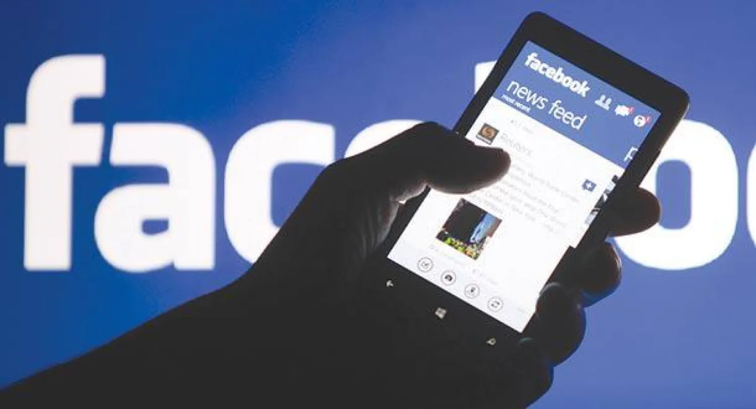 «فيسبوك» تضيق الخناق على القصص الإخبارية الزائفة