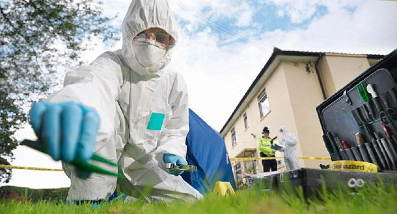 تقنية جديدة تمكن الشرطة من معرفة لون وطول وسن الجاني من بقعة دم صغيرة