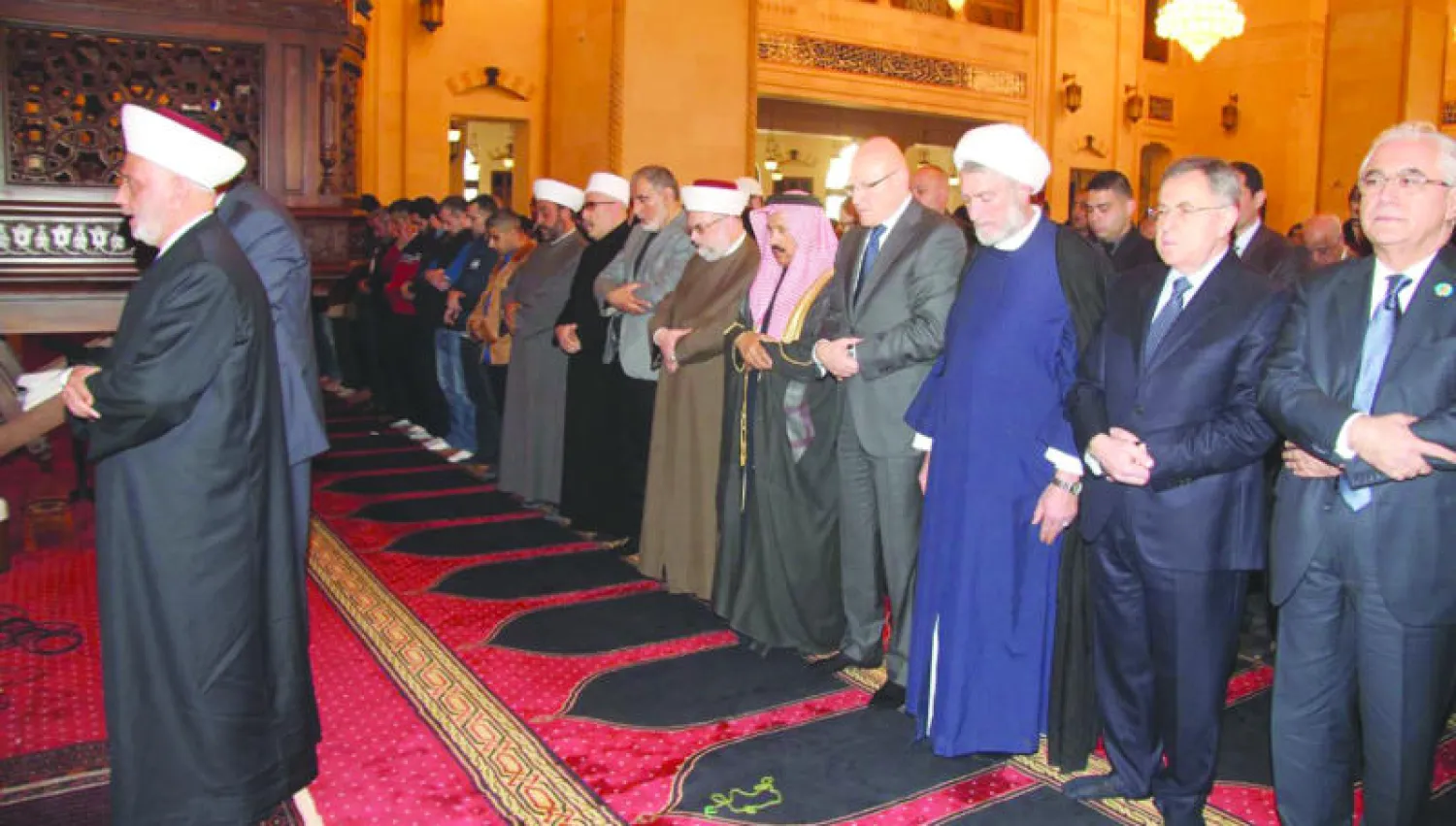 مفتي الجمهورية اللبنانية يؤم صلاة الجمعة والغائب بوفاة خادم الحرمين الشريفين الملك عبد الله بن عبد العزيز (واس)ـ