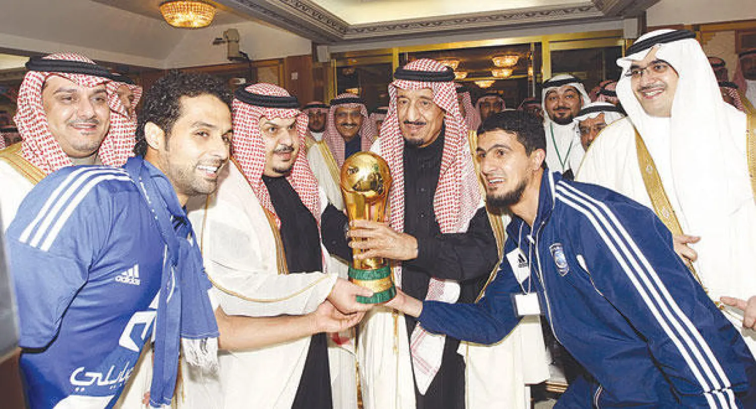 الملك سلمان عرف بدعمه الكبير للرياضيين في السعودية من خلال رعايته وتشريفه المتواصل للمناسبات الكبرى