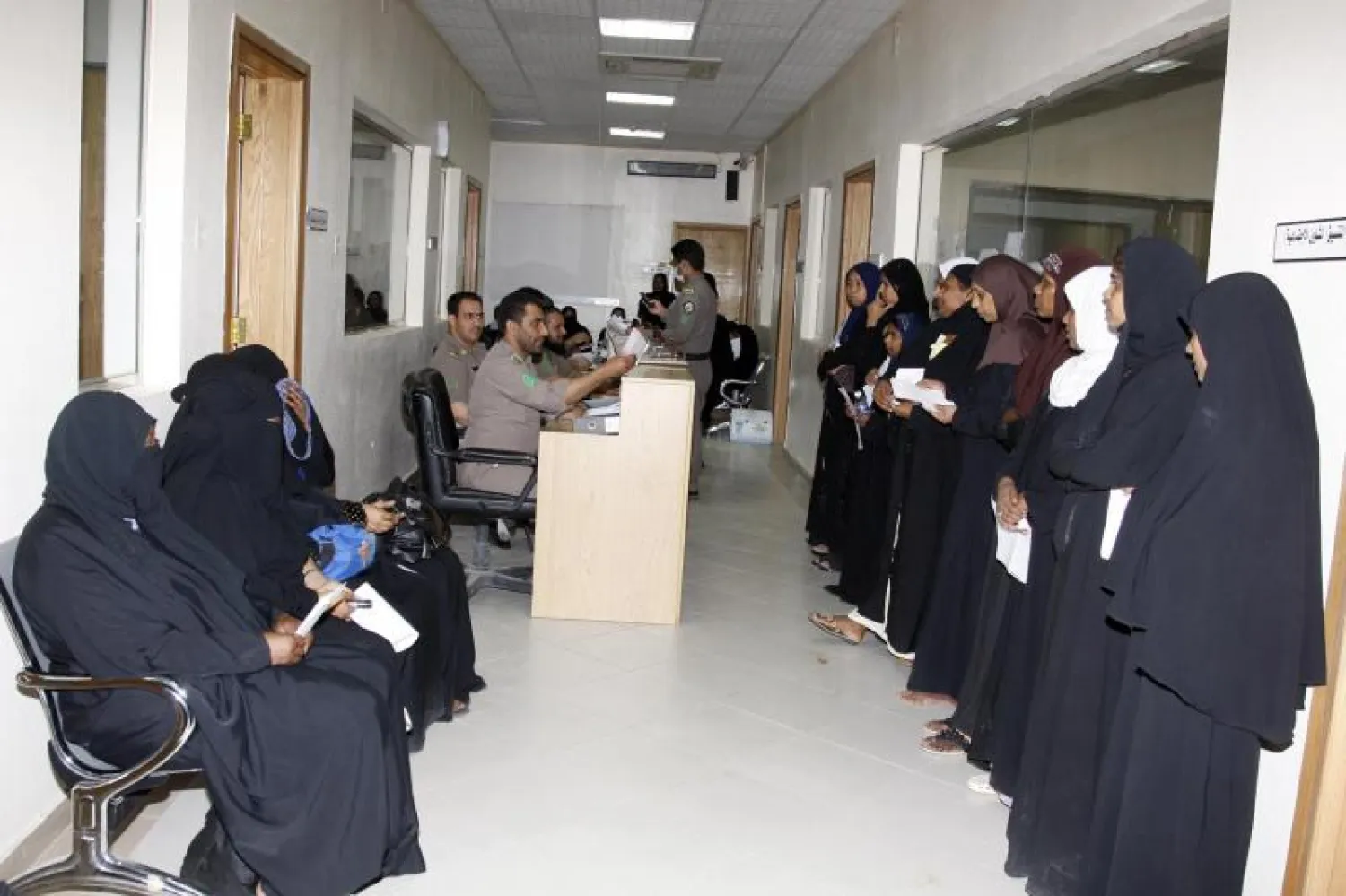 السعودية تعيد استقدام العاملين من بنجلاديش من كلا الجنسين بالعمل وفق الضوابط والشروط المتبعة