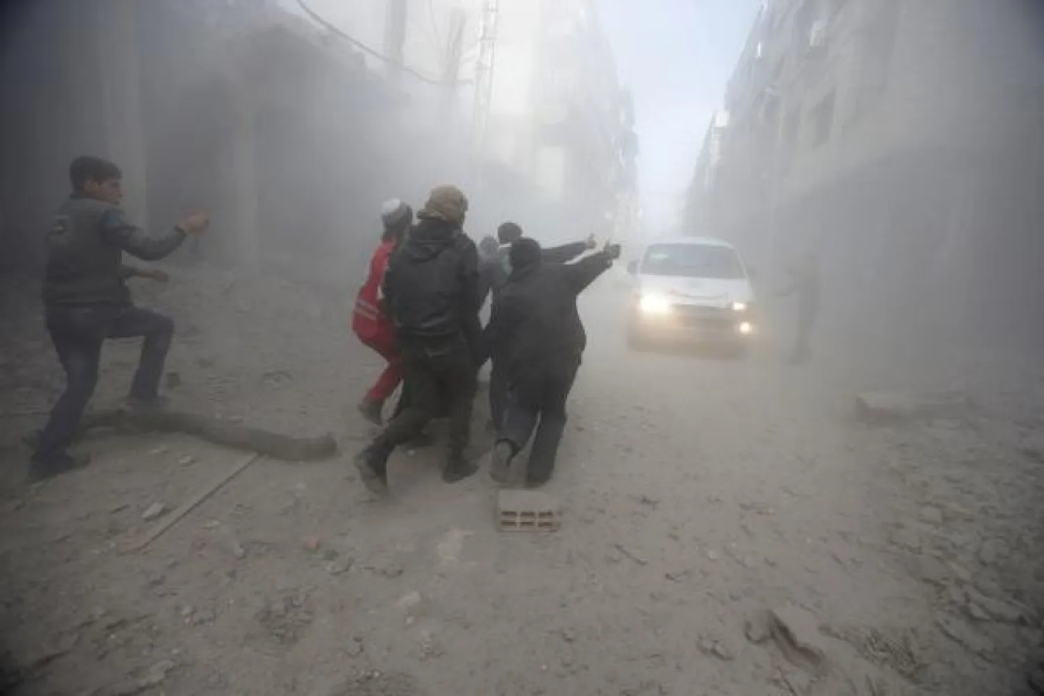 المرصد السوري: 15 قتيلا بقصف طائرات النظام السوري مناطق مأهولة