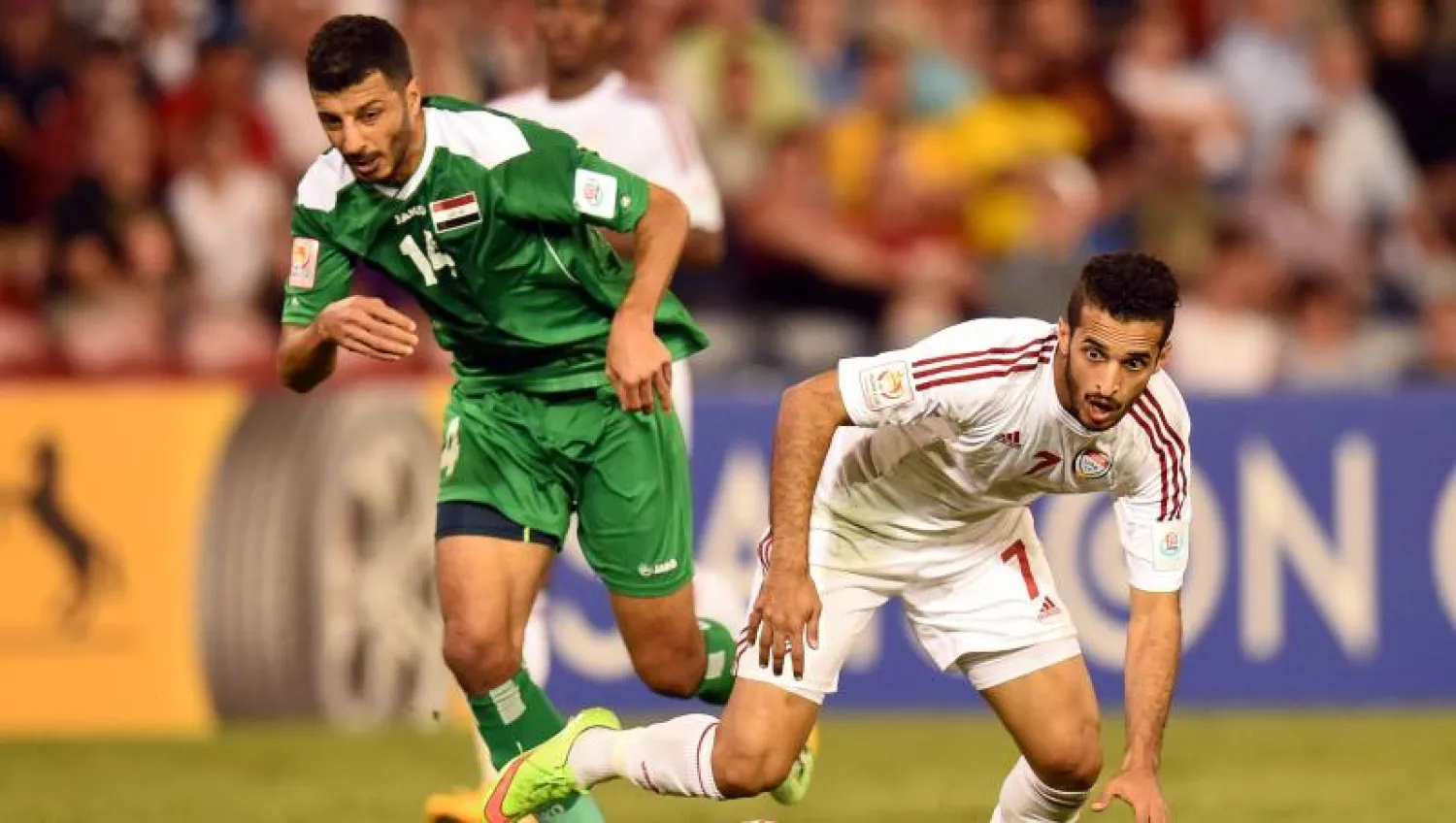 منتخب العراق في مباراة سابقة أمام الإمارات في كأس آسيا