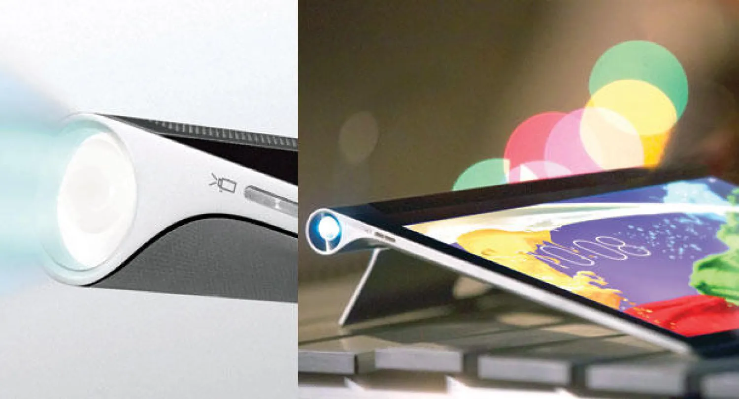 يمكن تغيير زاوية ميلان جهاز لينوفو الجديد من خلال المحور السفلي  -  وحدة عرض ضوئي مدمجة بالجهاز