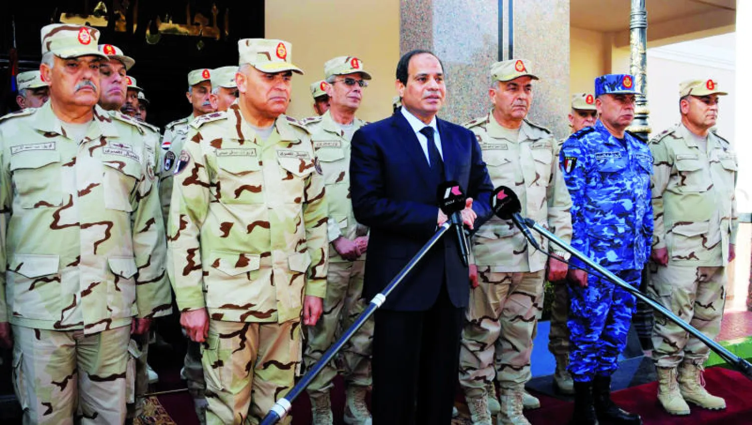 الرئيس المصري عبد الفتاح السيسي عقب اجتماع مطول بالمجلس الأعلى للقوات المسلحة (الرئاسة المصرية)