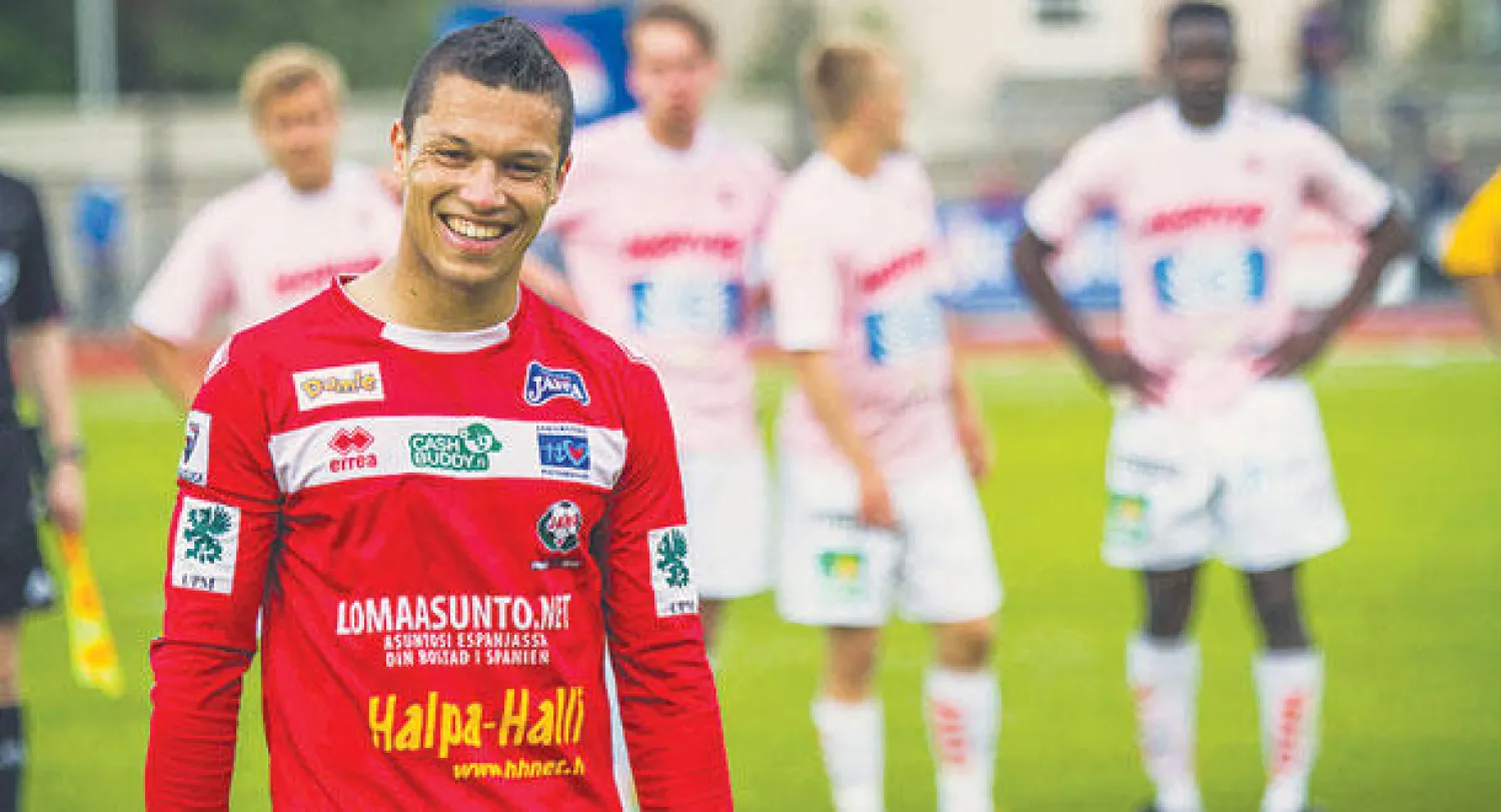 هندريك برازيلي يأمل النجاح مع الأهلي المصري