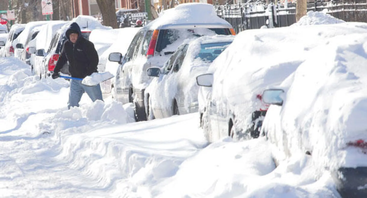 استمرار العاصفة الثلجية التي تضرب شمال شرقي الولايات المتحدة