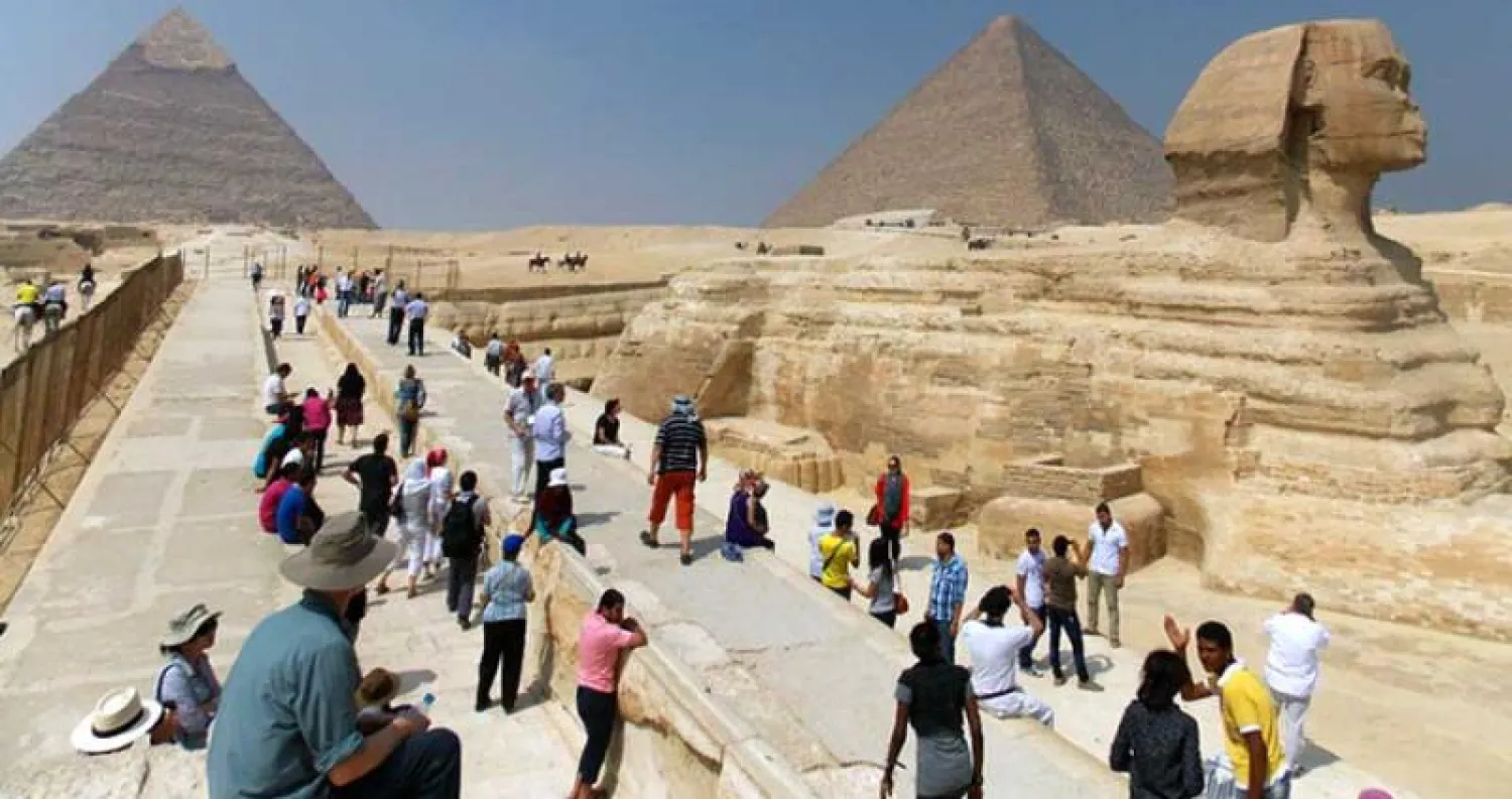 المصريون يتحدون «مثيري الذعر» بسلاح «التجاهل»