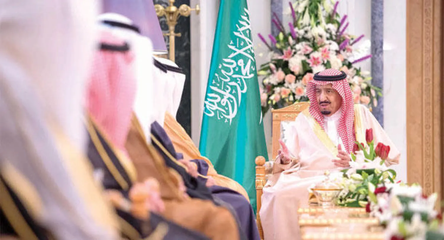 خادم الحرمين الشريفين خلال استقباله وزراء الصحة في دول مجلس التعاون الخليجي (واس)