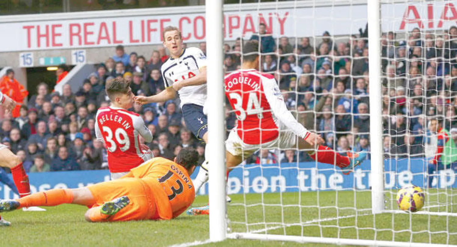 كين يعادل لتوتنهام قبل أن يحرز هدف الفوز (رويترز)