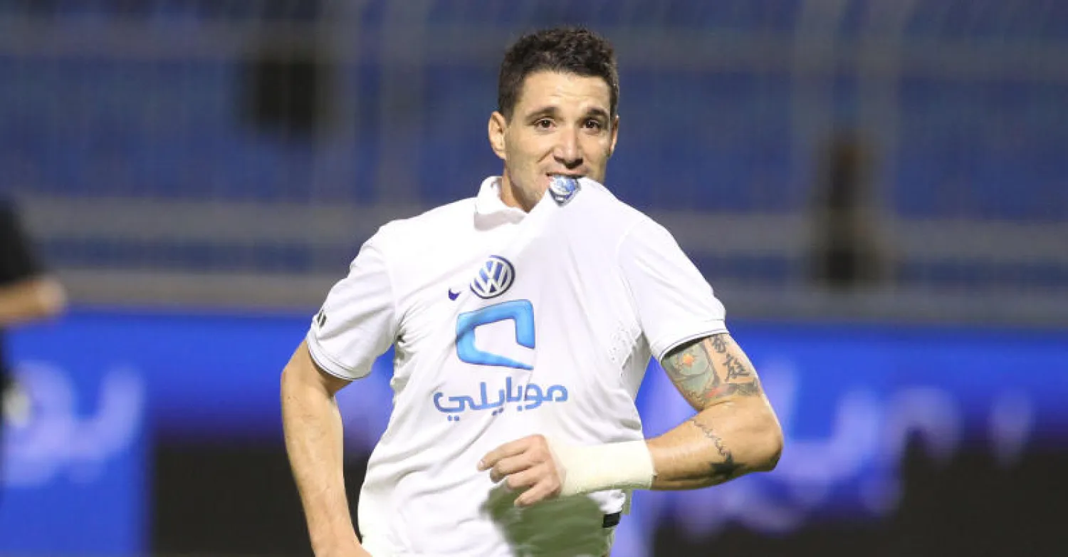 فرحة نيفيز بهدفه في شباك الخليج (تصوير: علي العريفي)