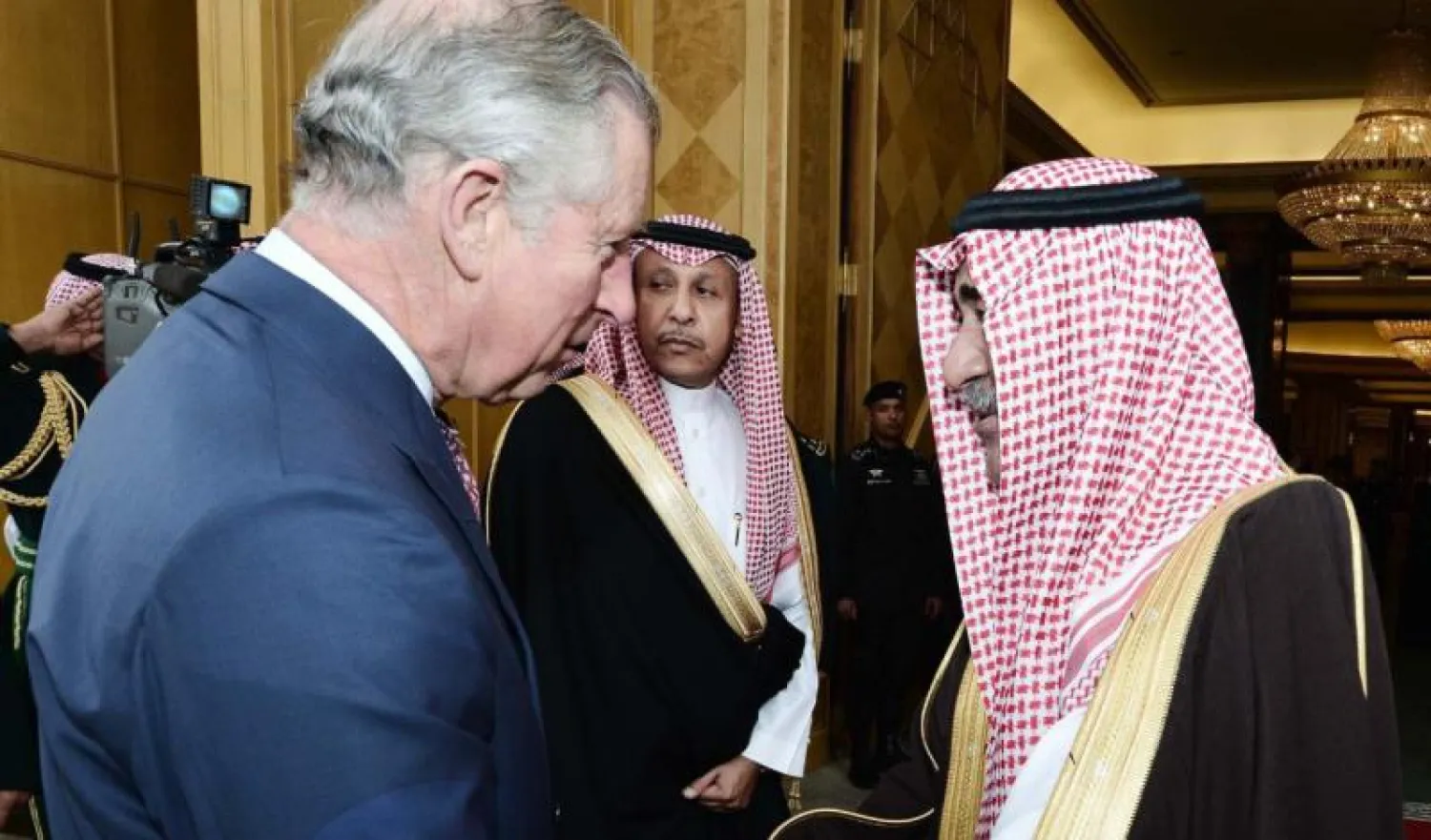 ولي العهد السعودي يستعرض التطورات الإقليمية والدولية مع ولي عهد المملكة المتحدة