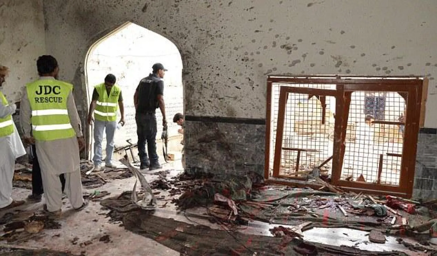 قتلى وجرحى في هجوم على مسجد في بيشاور الباكستانية