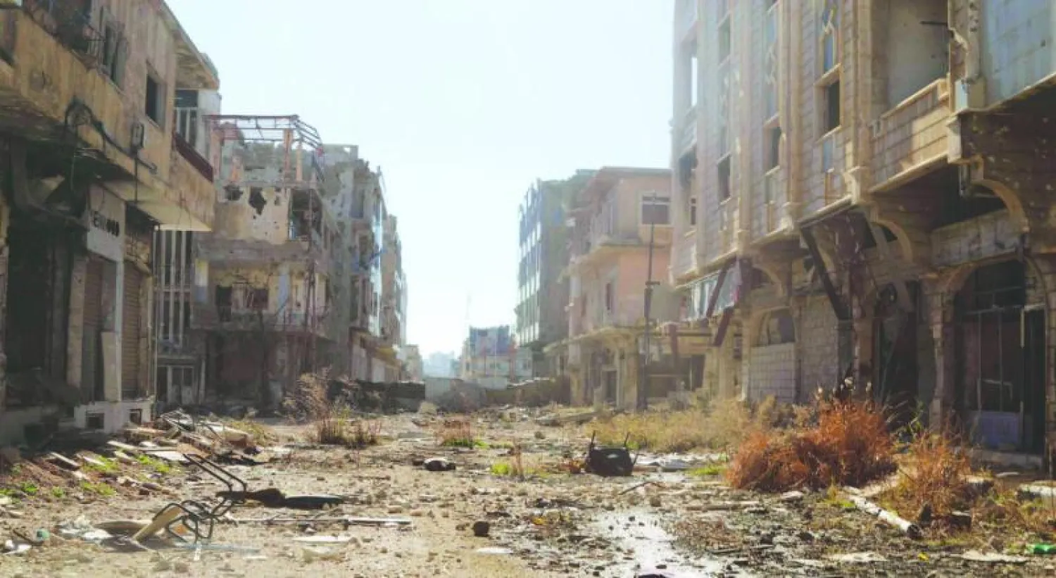 صورة أرشيفية للدمار في درعا المحطة التي تشهد ضمن الجبهة الجنوبية قتالا عنيفا منذ أيام (رويترز)