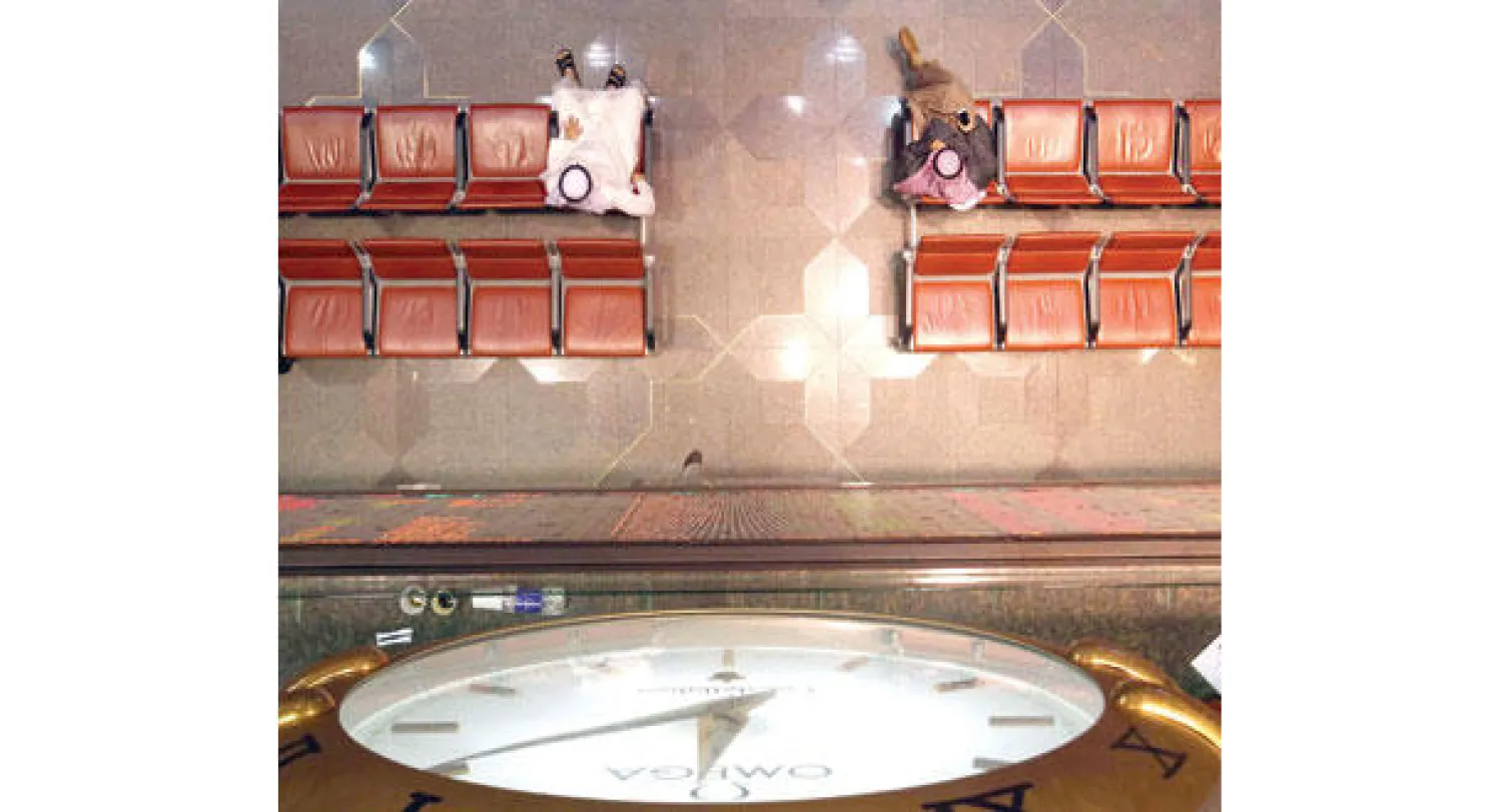 التراجع يعود ليضرب غالبية الأسواق الخليجية