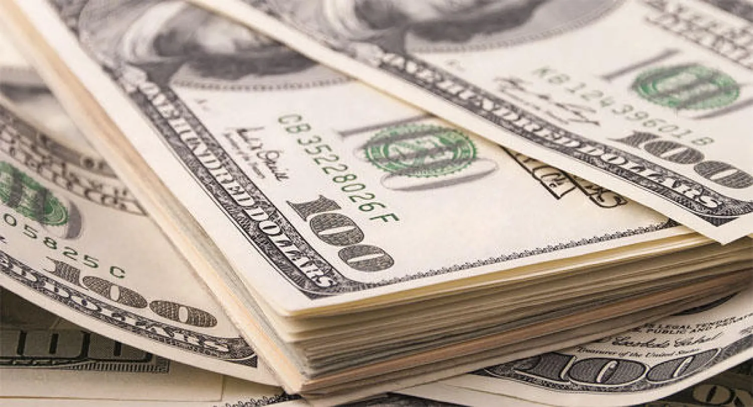 ارتفاع ديون الأسر الأميركية إلى 11.8 تريليون دولار في الربع الرابع