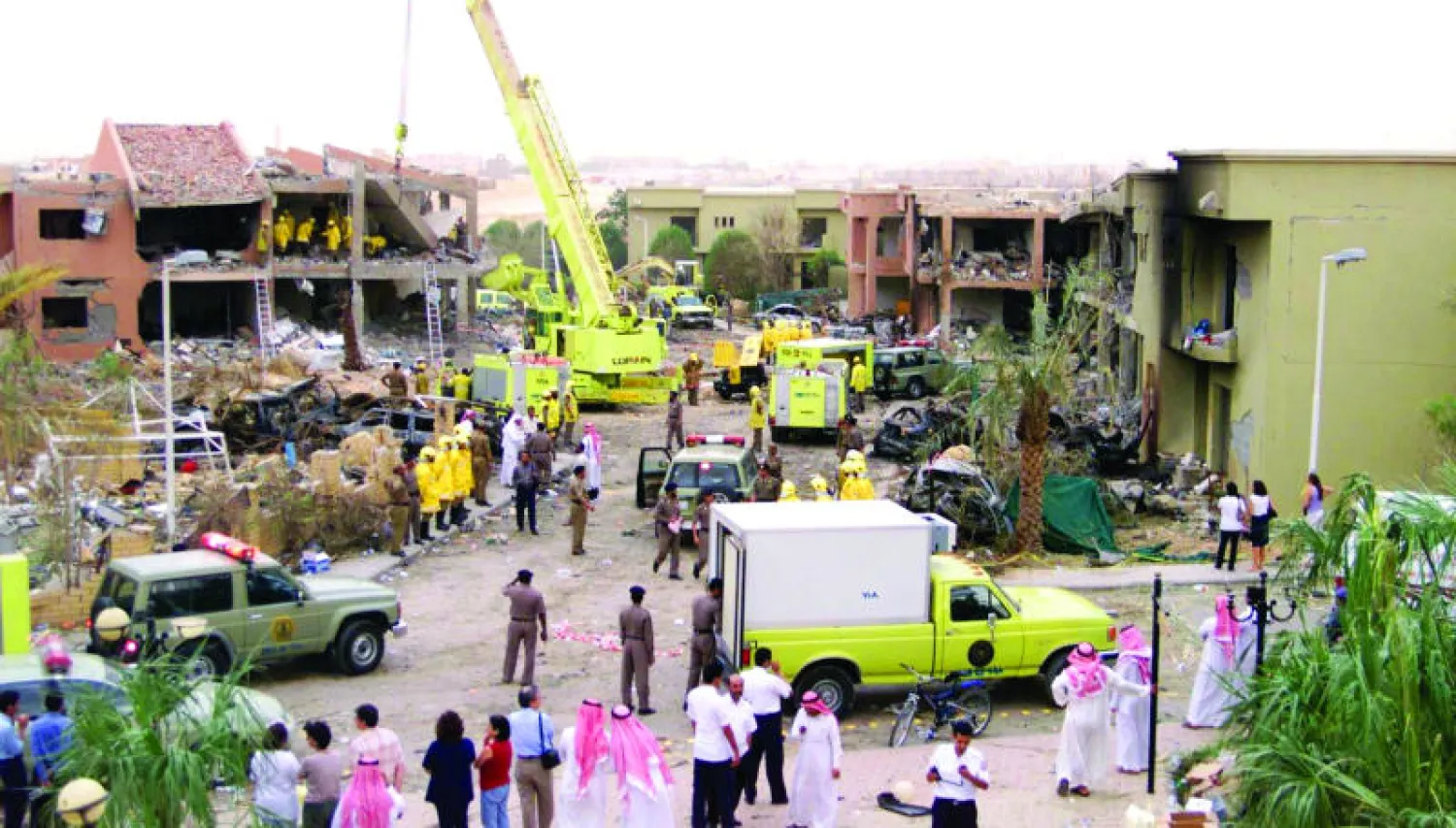 صورة لمجمع الحمراء في الرياض، الذي تعرض لأضرار جسيمة نتيجة تفجير تنظيم القاعدة الإرهابي سيارة مفخخة فيه عام 2003 (أ.ف.ب)