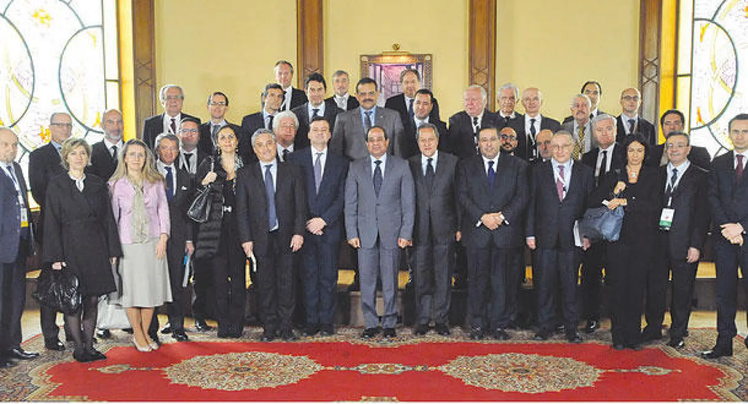 الرئيس المصري عبد الفتاح السيسي خلال استقباله أمس وفد رجال الأعمال الإيطالي بالقاهرة (الرئاسة المصرية)