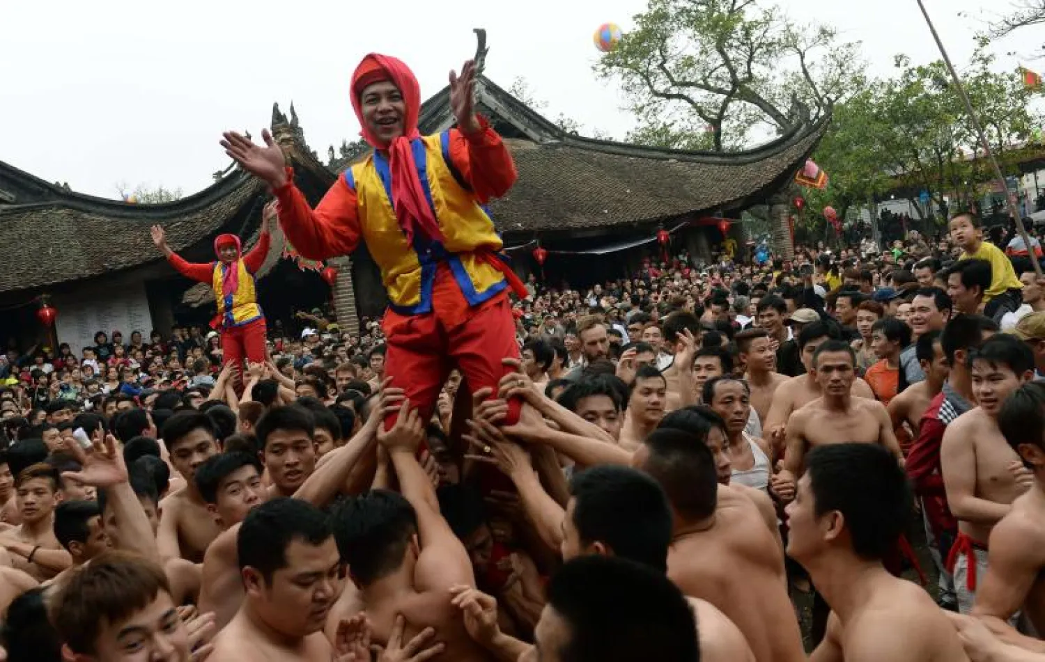 احتفالات العام القمري بفيتنام تنتهي بالآف المشاجرات والإصابات
