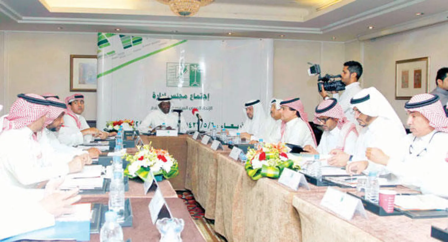 من اجتماع الاتحاد السعودي أمس في جدة (تصوير: عبد الله آل محسن)