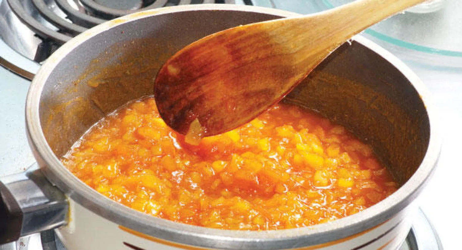 قصة ملعقة الخشب.. من طهاة الملوك إلى مكافأة التلاميذ