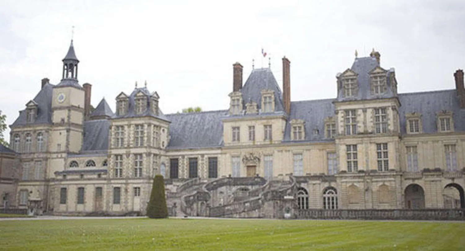 قصر دو فوتنبلو الفرنسي