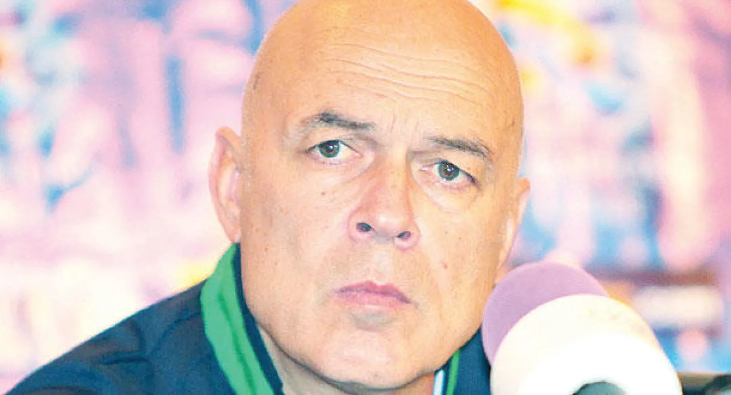 غروس يتحدث خلال المؤتمر الصحافي أمس