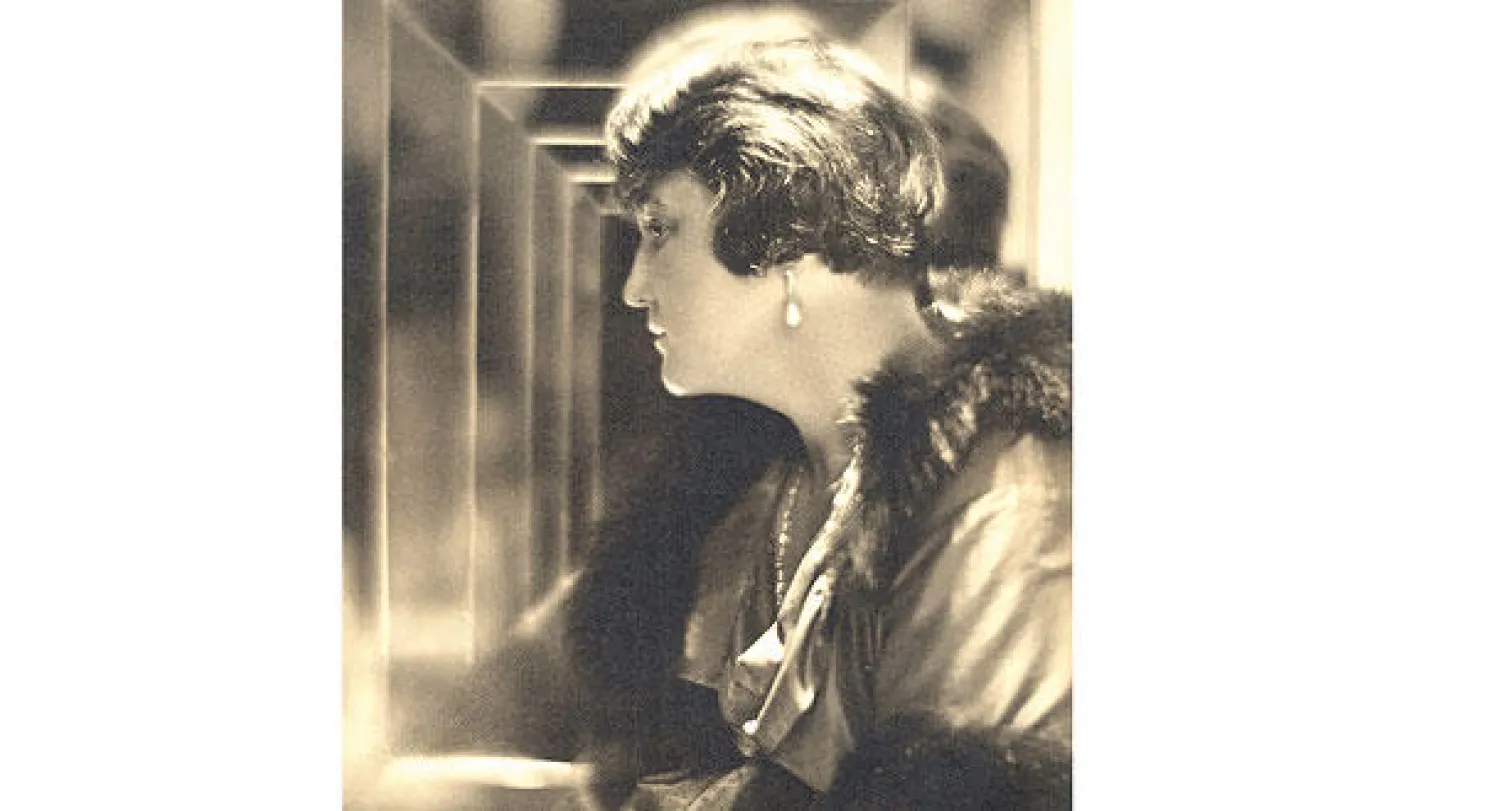 ميسيا سيرت في صورة التقطت لها في العشرينات من القرن الماضي