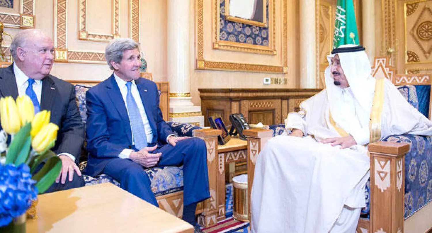 خادم الحرمين يلتقي وزير الخارجية الأميركي ويناقش معه الأحداث في المنطقة