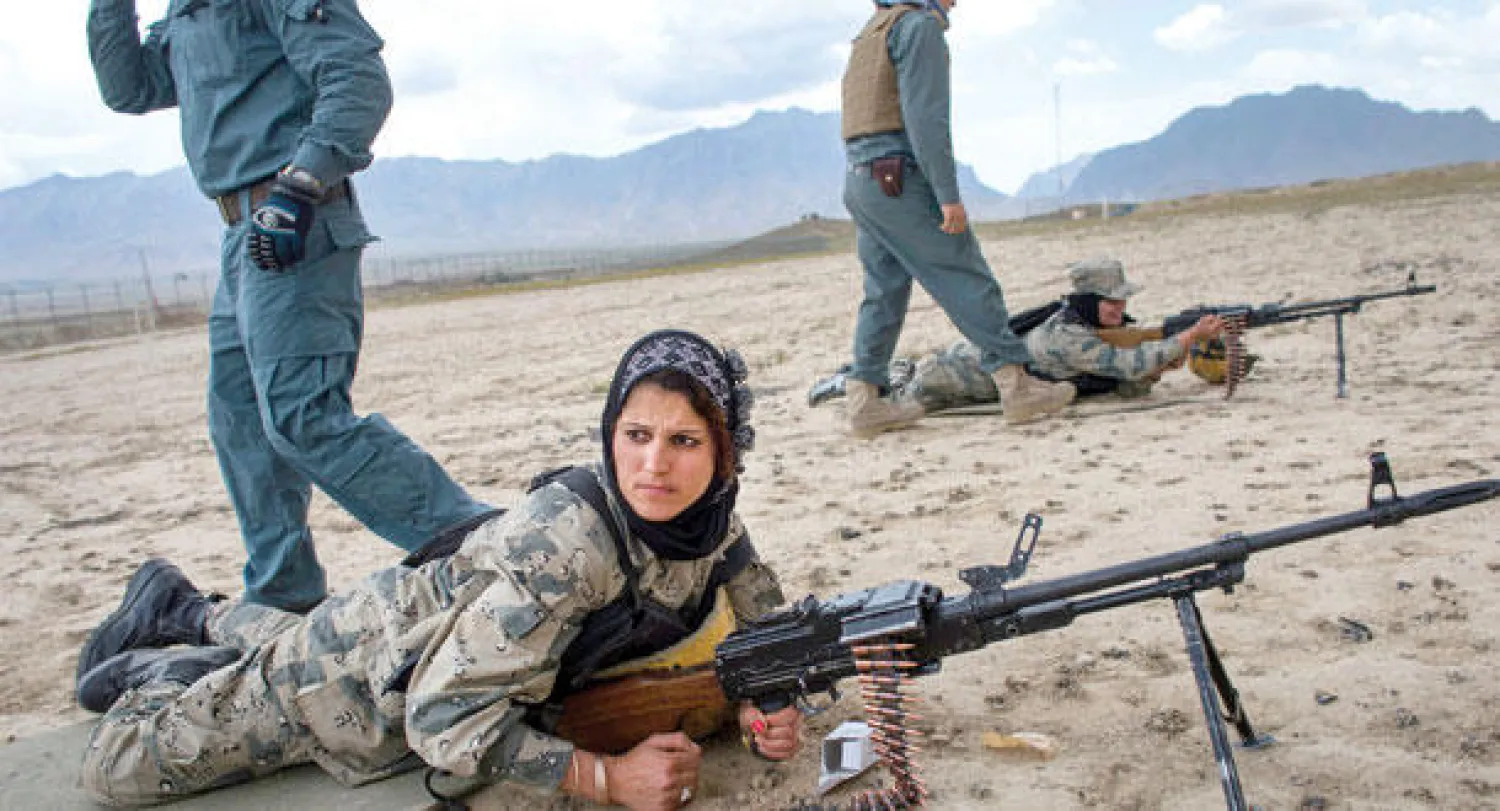 الشرطيات الأفغانيات على سطح صفيح ساخن