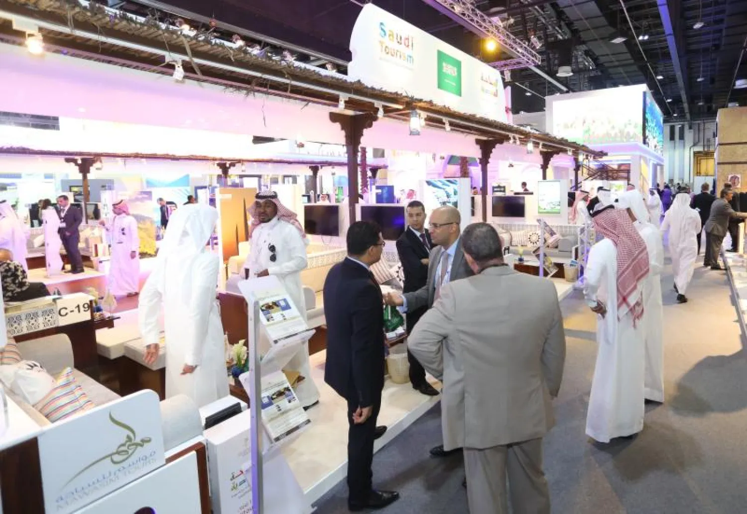 السعودية: مشاريع سياحية بقيمة 11.6 مليار دولار بمعرض سوق السفر العربي 2015