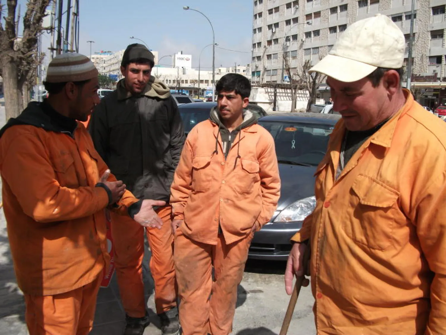 جرائم «داعش» تغير لون زي عمال النظافة في الأردن