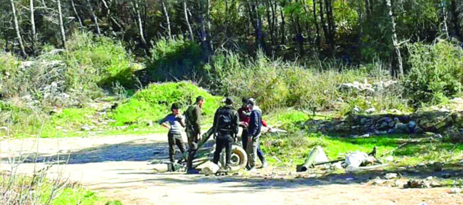 المعارضة في قرية دورين بريف اللاذقية قبل اضطرارها للانسحاب (مكتب أخبار سوريا)