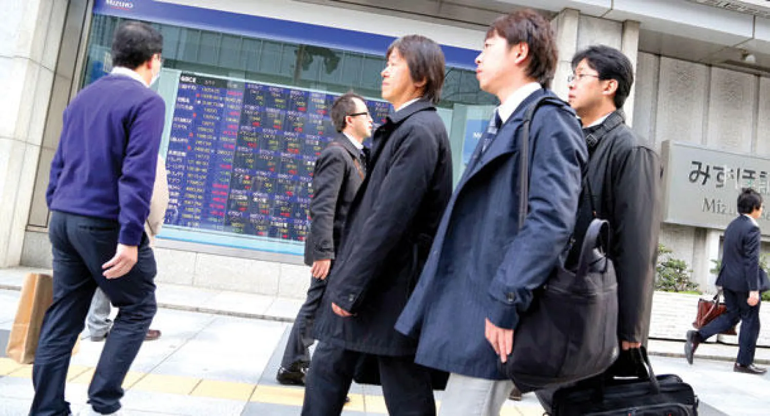 الميزانية اليابانية هي الأشد صرامة، لكنها لا تضحي بدعم النمو ولا بالضمان الاجتماعي (أ.ب)