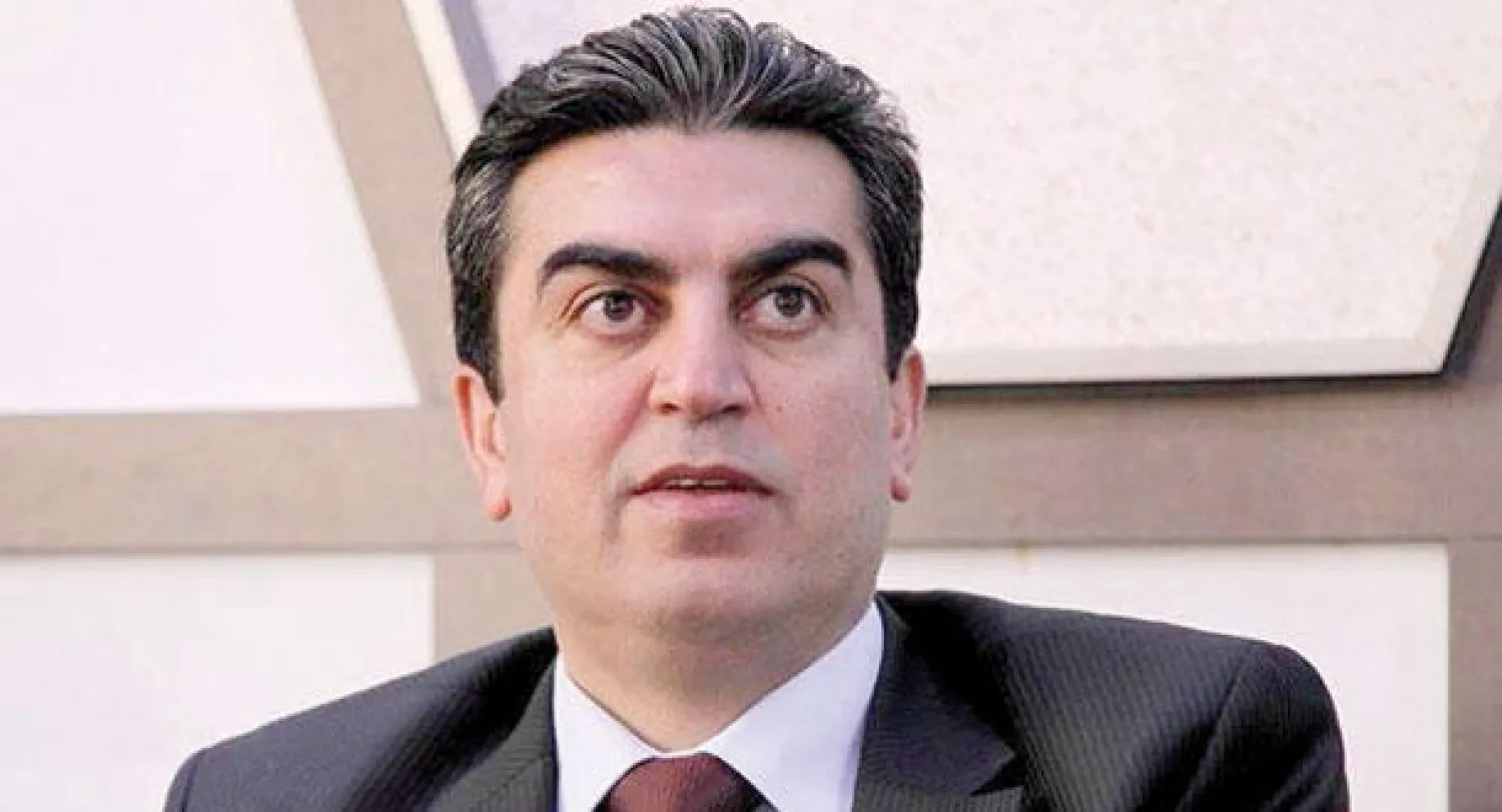 فرهاد أتروشي