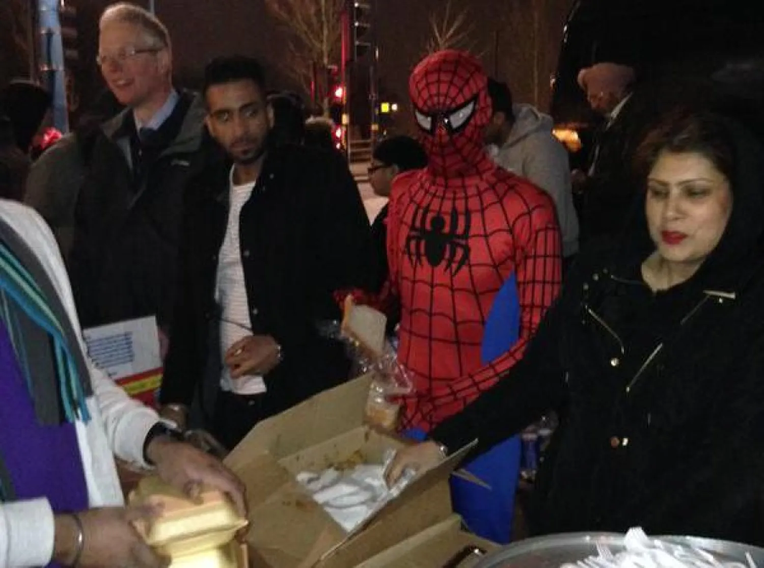 الرجل العنكبوت يظهر في شوارع لندن