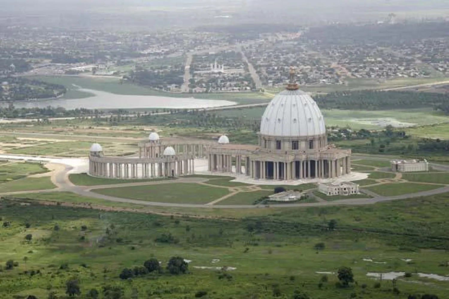 مصر قد تنضم إلى قائمة الثماني دول التي نقلت عواصمها