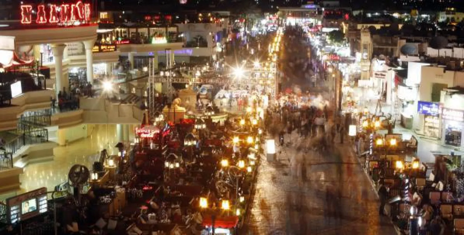 منظر عام لمنطقة «خليج نعمة» أِشهر المناطق السياحية بمدينة شرم الشيخ (رويترز) 