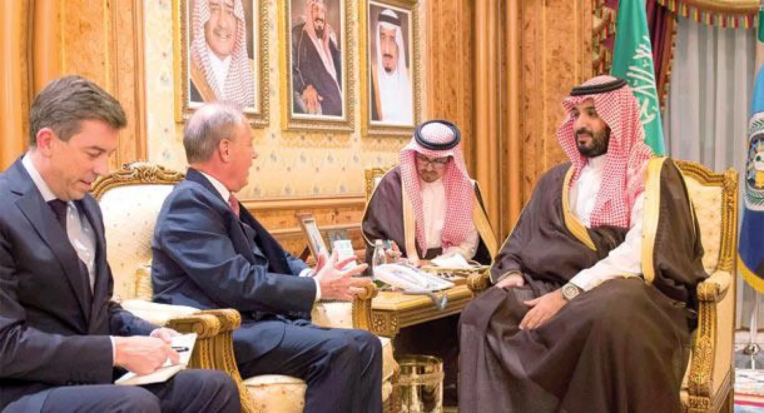 الأمير محمد بن سلمان وزير الدفاع السعودي لدى استقباله سفير فرنسا في الرياض أمس (واس)