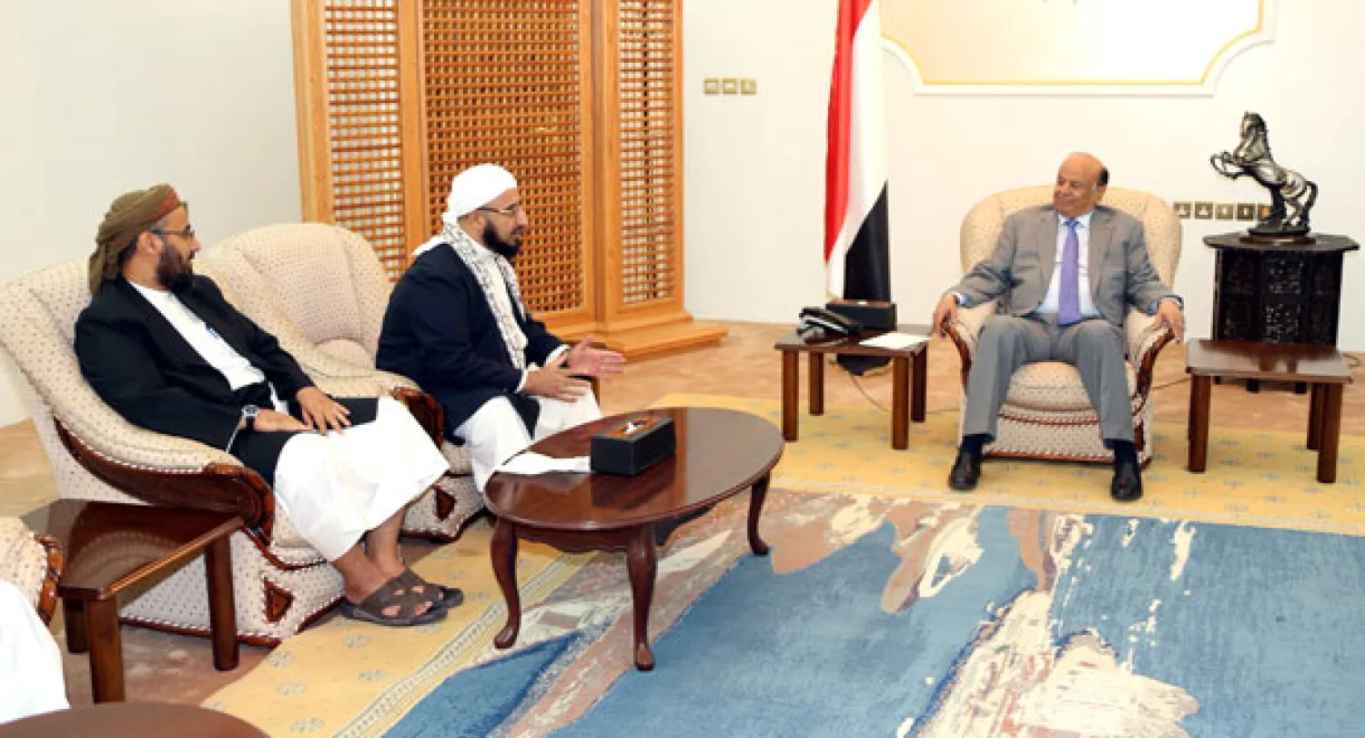 طائرات حربية مجهولة تحلق فوق مجمع الرئاسة جنوب اليمن وسماع دوي انفجارين