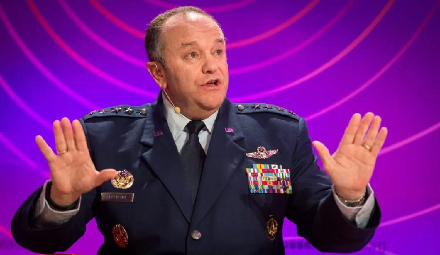 الـ«ناتو»: علينا مساعدة أوكرانيا بجميع الوسائل.. حتى العسكرية