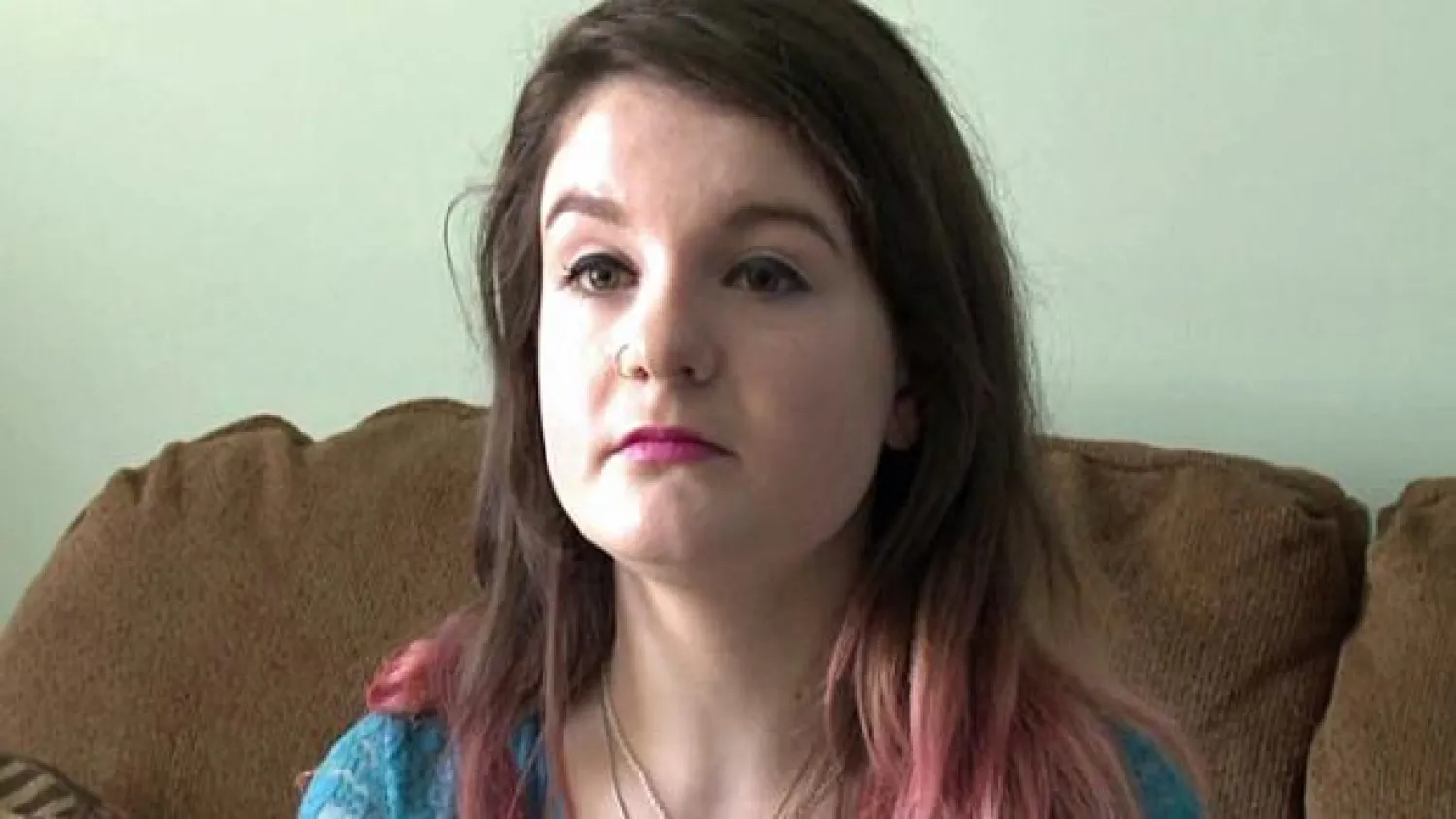 «فيسبوك» يجبر فتاة على «تزييف» هويتها