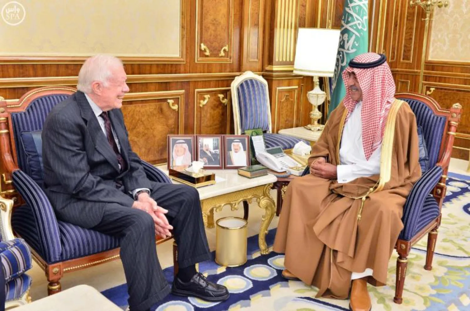 ولي العهد السعودي يستقبل الرئيس الأميركي الأسبق جيمي كارتر وسفير جمهورية القمر