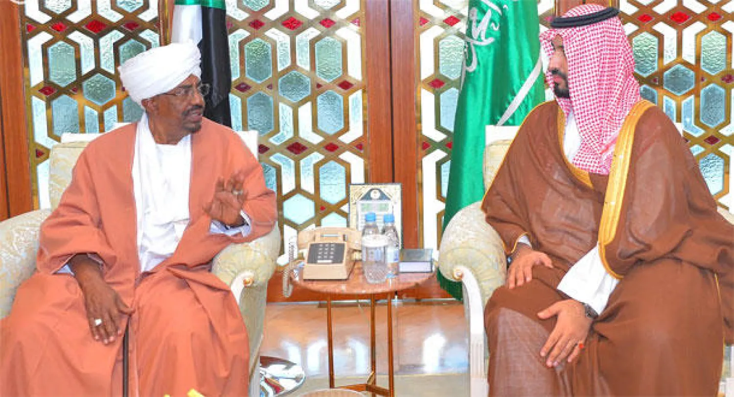 وزير الدفاع السعودي يعقد اجتماعا مع الرئيس البشير
