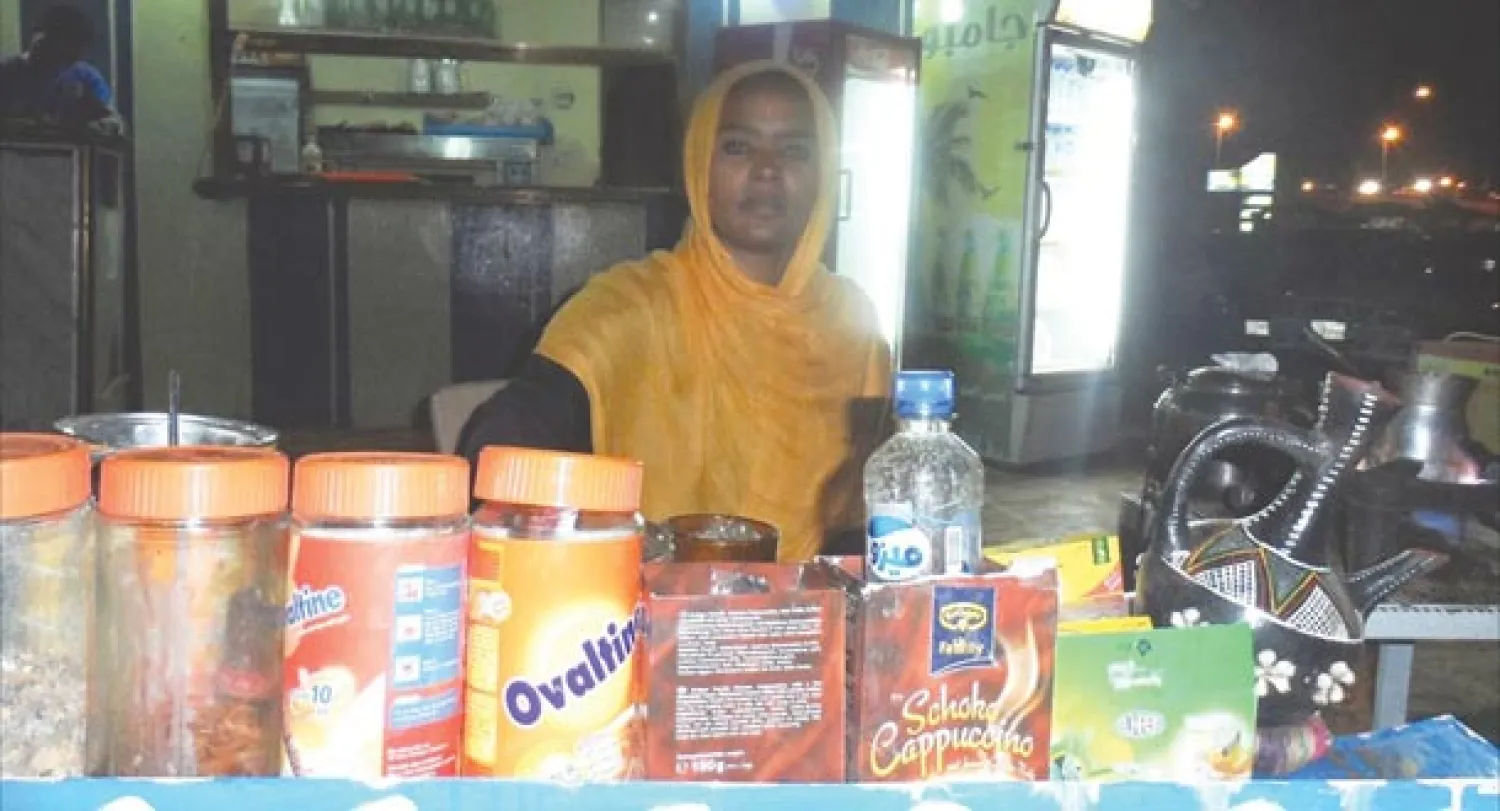 بائعة شاي في الخرطوم ({الشرق الأوسط})