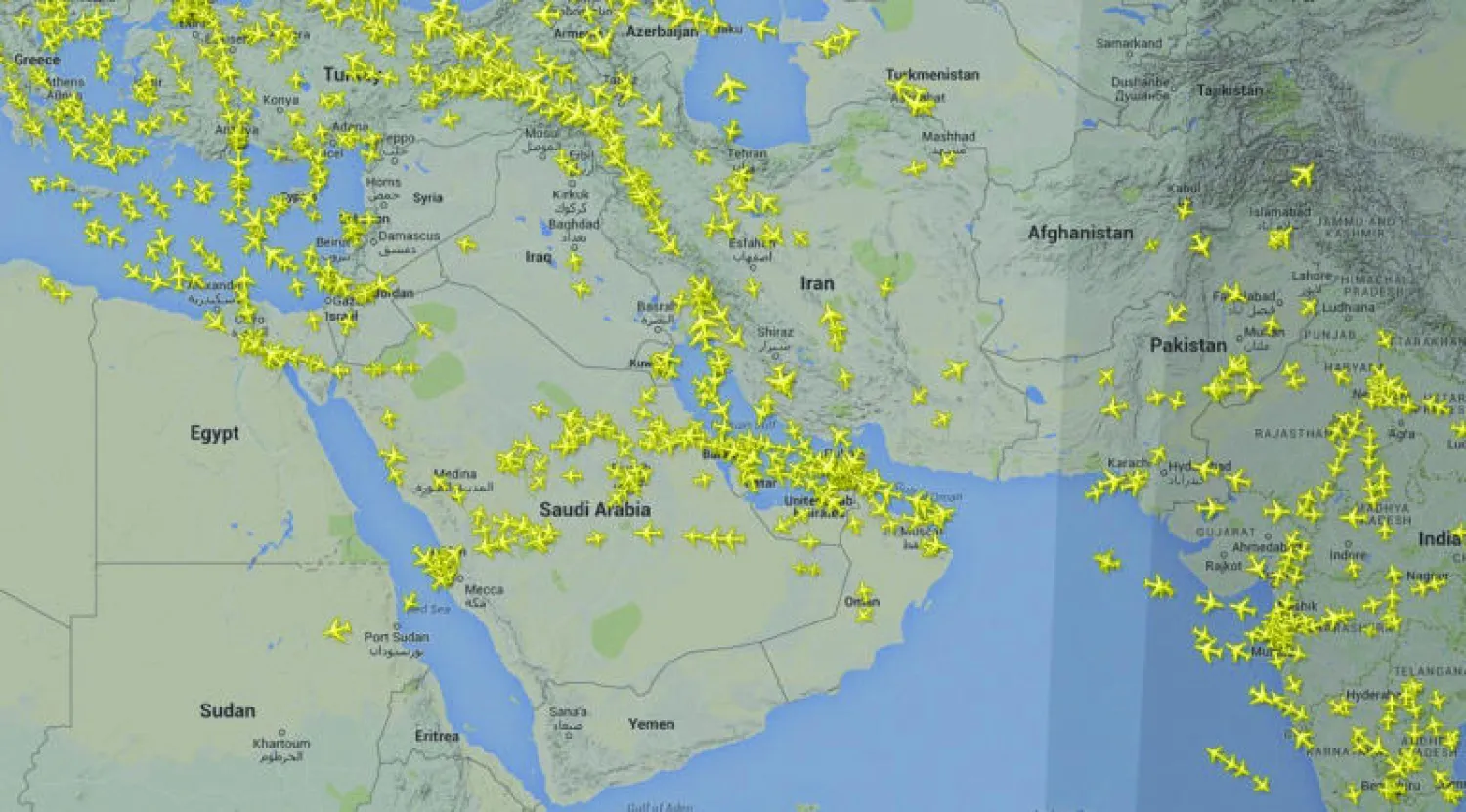 رصد موقع «فلايت رادار 24» الخاص بالرصد الحي للطيران الجوي توقف جميع الطائرات المدنية  في الأجواء اليمنية أمس («الشرق الأوسط»)