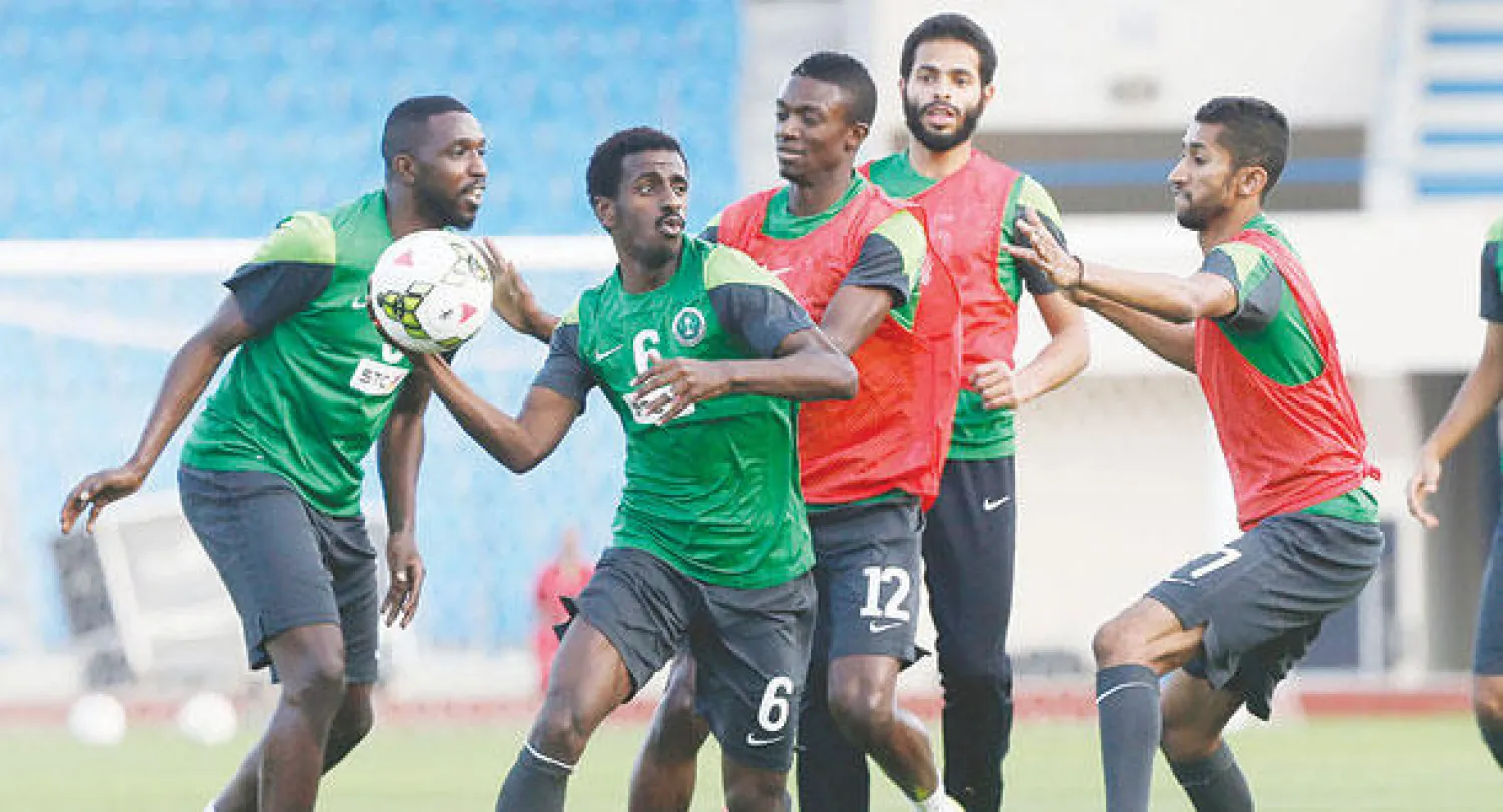 جانب من تدريبات المنتخب السعودي أمس (تصوير: عيسى الدبيسي)