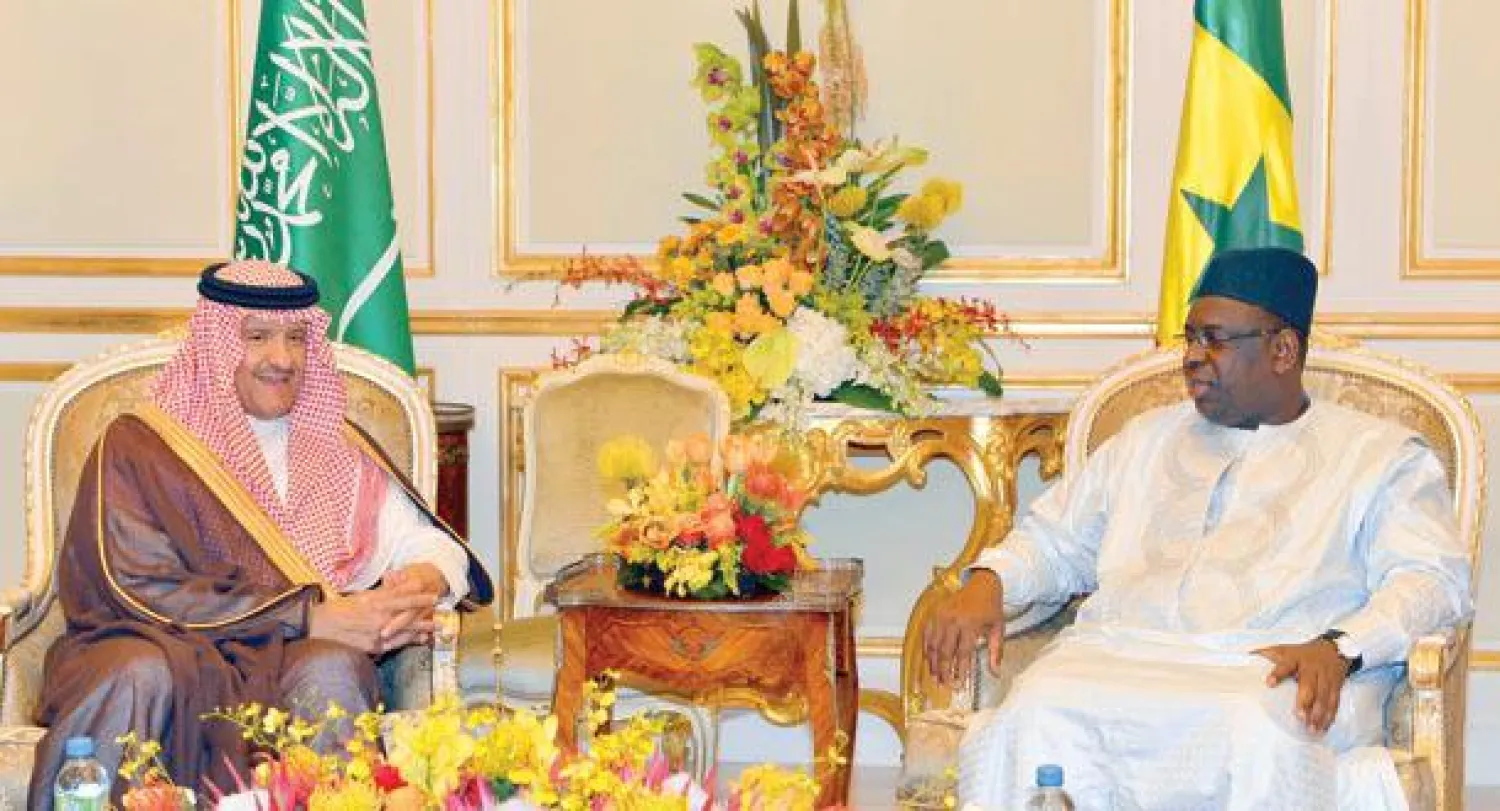 الرئيس السنغالي لدى لقائه الأمير سلطان بن سلمان بن عبد العزيز في الرياض أمس (واس)