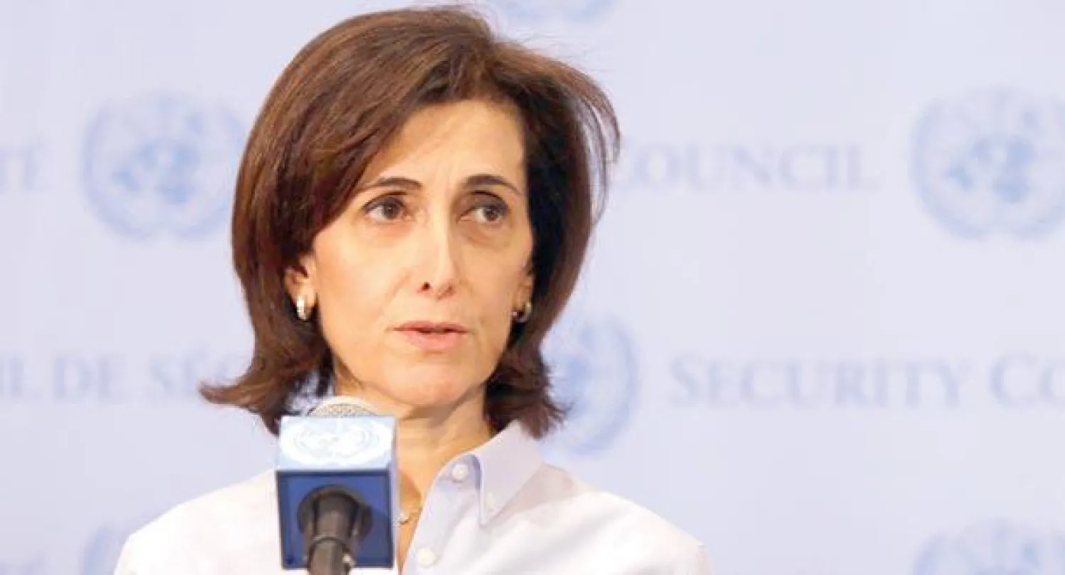 مندوبة الأردن دينا قعوار تتحدث إلى الصحافيين حول موضوع اليمن بعد جلسة لمجلس الأمن في نيويورك أمس (أ.ب)