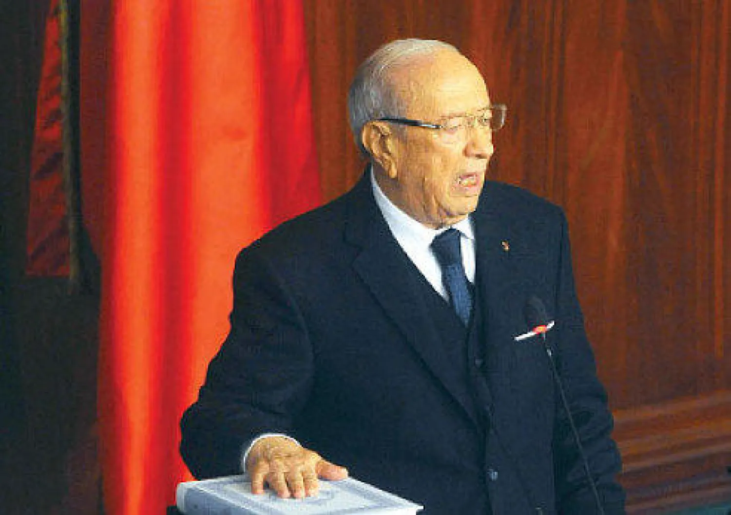 السبسي يزور فرنسا في أول زيارة له خلال الأسبوع الحالي